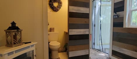 Dusche, Handtücher, Seife, Shampoo