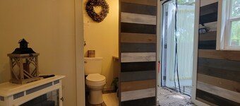 Kokomo Farms - Cozy Cottage on the Farm