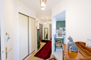 Interior - Bright 2 bedrooms with terrace, calm, A/C, lift (Burdeos)