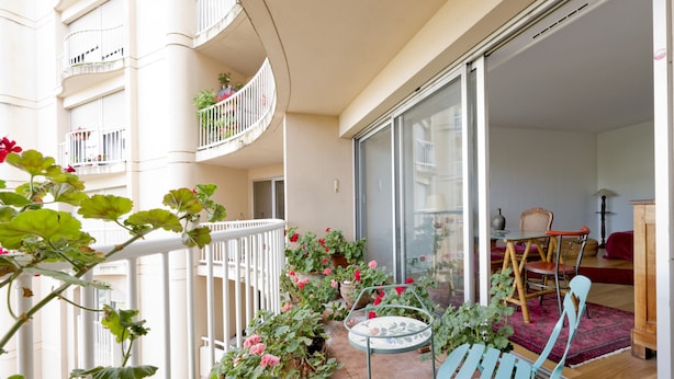 Unclassified image, 1 of 9, button - Bright 2 bedrooms with terrace, calm, A/C, lift (Burdeos)