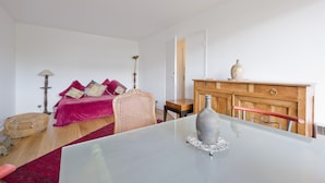 Unclassified image, 3 of 9, button - Bright 2 bedrooms with terrace, calm, A/C, lift (Burdeos)