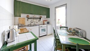 Unclassified image, 5 of 9, button - Bright 2 bedrooms with terrace, calm, A/C, lift (Burdeos)