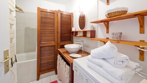 Unclassified image, 4 of 9, button - Bright 2 bedrooms with terrace, calm, A/C, lift (Burdeos)