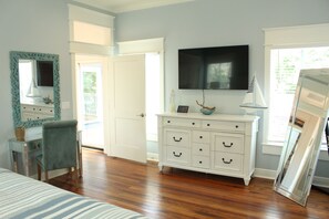 4 chambres, fer et planche à repasser, lit parapluie, Wi-Fi