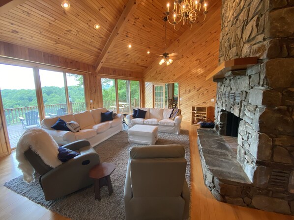 Smart TV, fireplace, DVD player