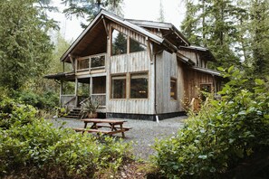 Exterior - Clayoquot Surf Retreat (Tofino)