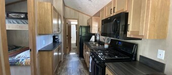 103) Eagle Farmhouse Style Cabin. Close to Hocking Hills State Park and more!