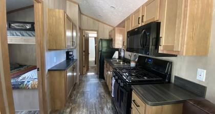 103) Eagle Farmhouse Style Cabin. Close to Hocking Hills State Park and more!