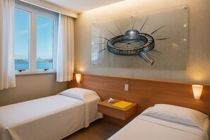 Quarto solteiro standard | 1 quarto, cofres nos quartos, individualmente decorados