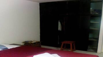 4 chambres, fer et planche Ă repasser, Wi-Fi gratuit, draps fournis