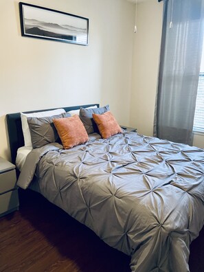 2 chambres, fer et planche à repasser, Wi-Fi, draps fournis