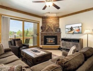 TV, fireplace