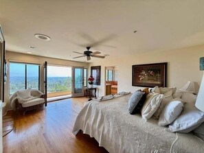 5 bedrooms, iron/ironing board, free WiFi, bed sheets