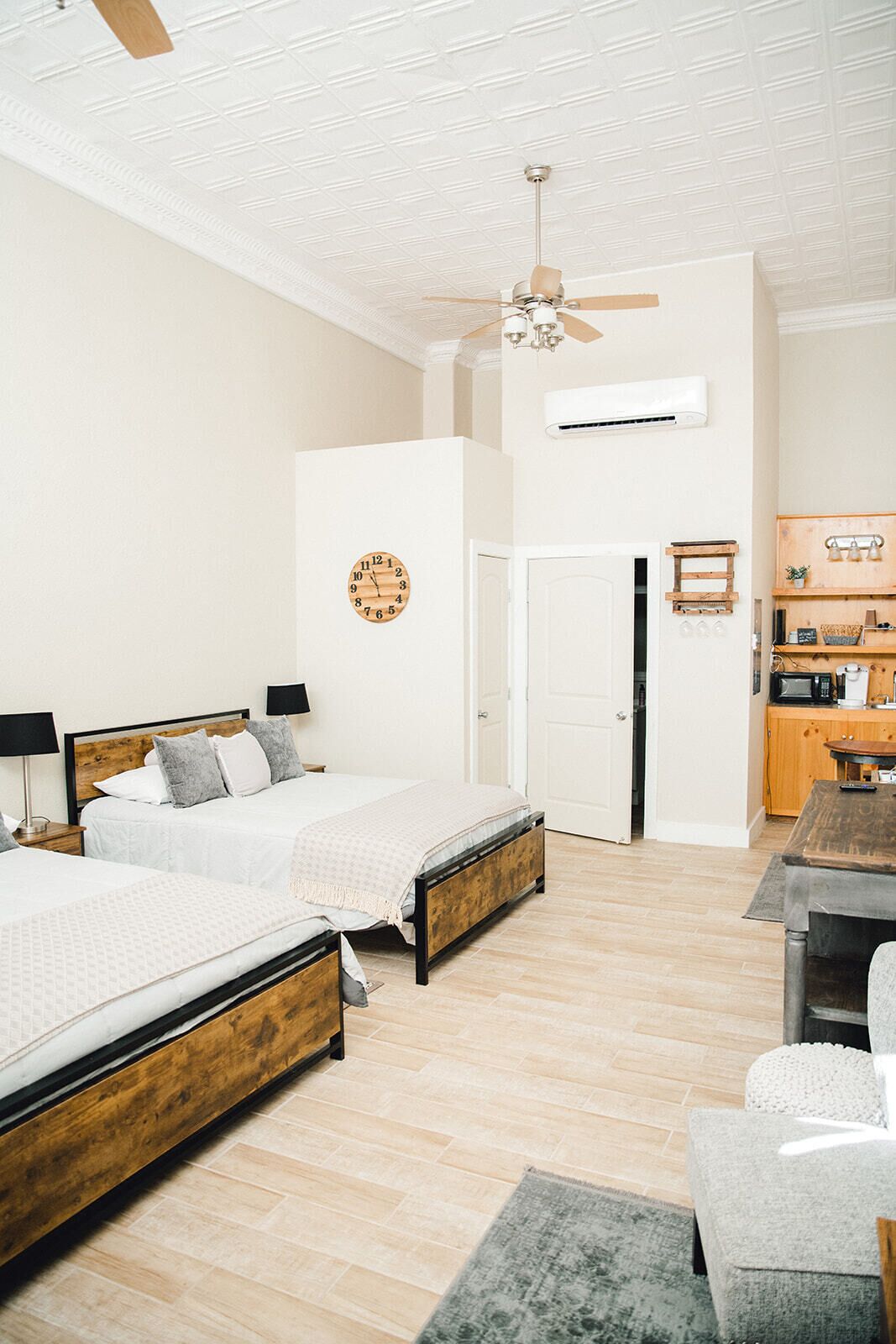 1 bedroom, iron/ironing board, WiFi (free), bed sheets