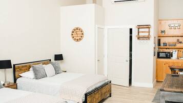 1 bedroom, iron/ironing board, WiFi (free), bed sheets