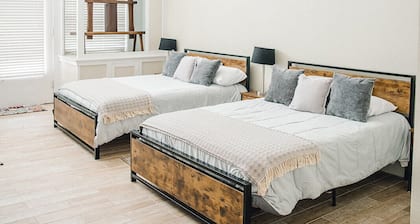 Quaint Suite in the heart of Mason