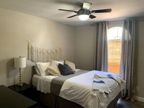 Unclassified image, 4 of 31, button - ONE BLOCK walking distance from ASU! (Tempe)