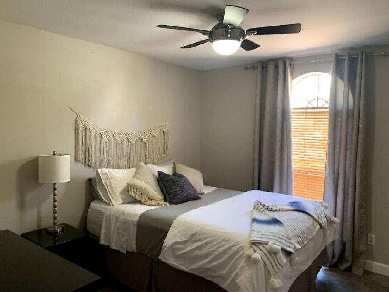 2 bedrooms, desk, iron/ironing board, WiFi