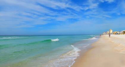 Updated Townhome Blocks from the Beach!