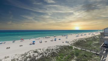 Ubicación a pie de playa y tumbonas