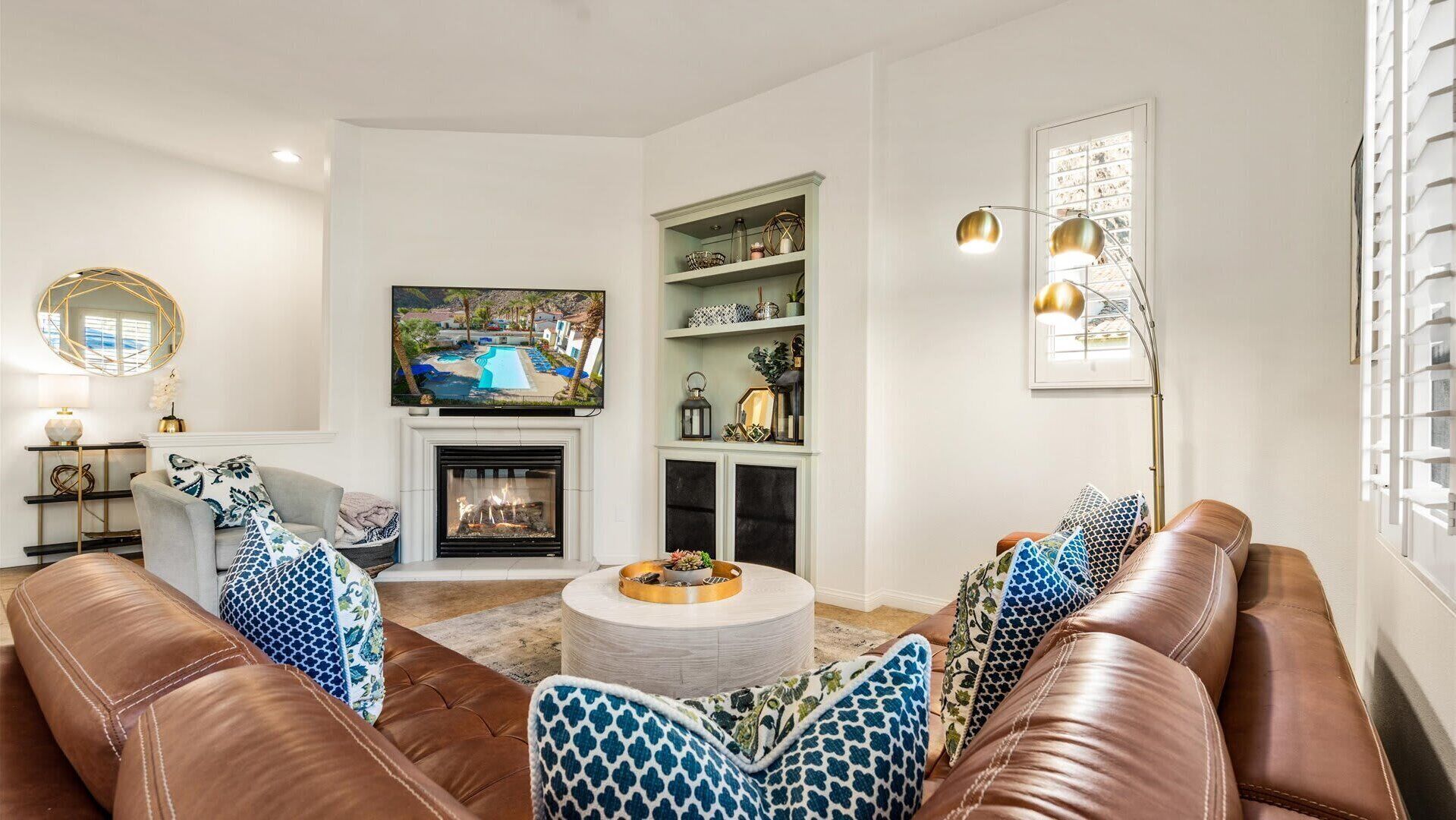 电视、壁炉、办公室