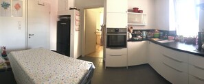 Kühlschrank, Ofen, Herdplatte, Geschirrspüler