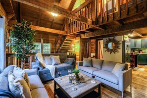 智能电视、壁炉、桌上足球、乒乓球