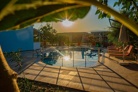 Outdoor pool, sun loungers