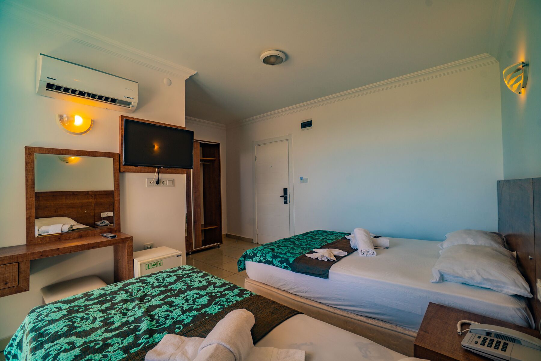 Minibar, soundproofing, free cots/infant beds, WiFi