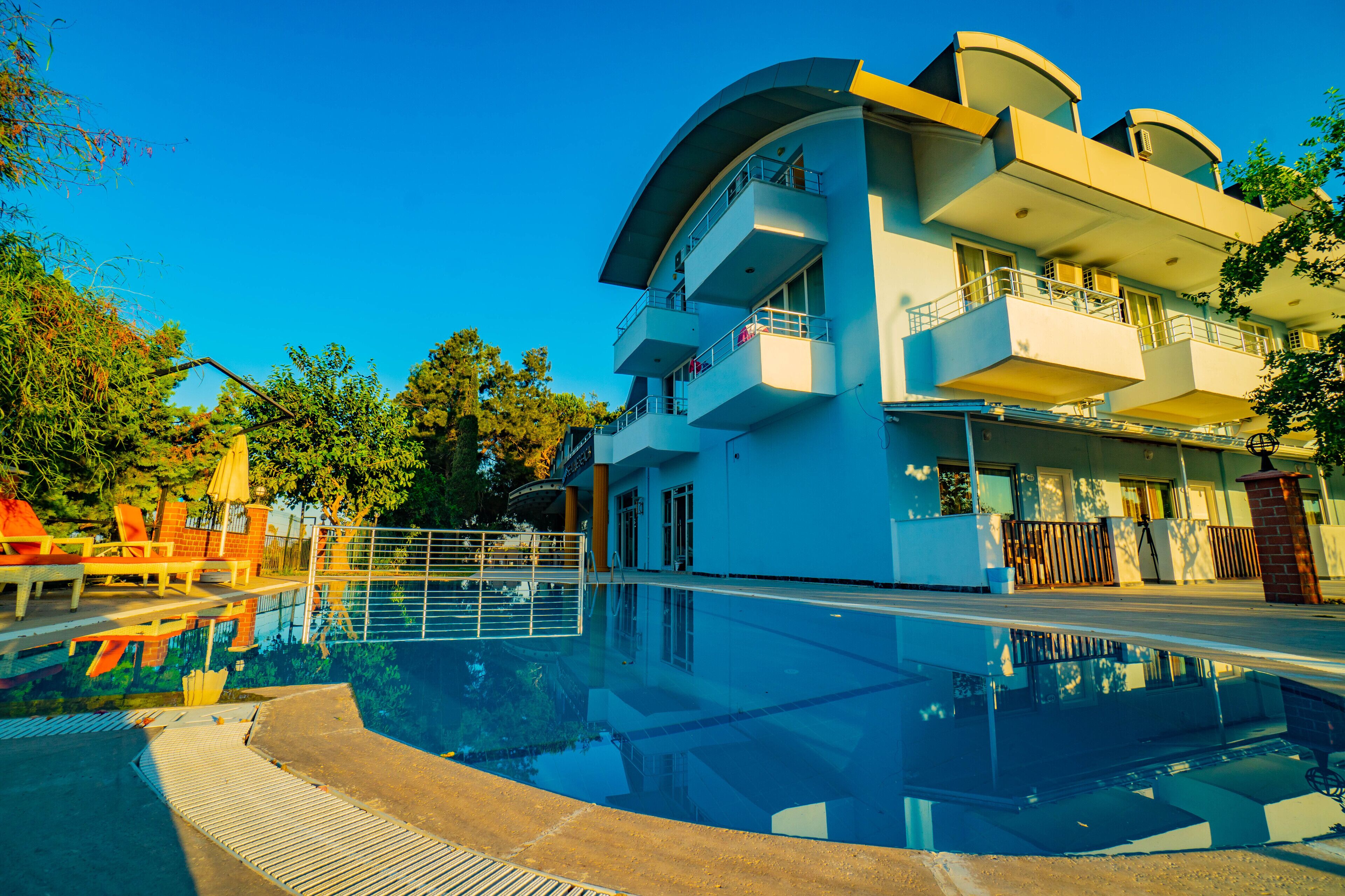 outdoor pool, pool loungers