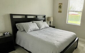 4 bedrooms, iron/ironing board, free WiFi, bed sheets