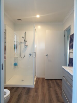 Dusche, Seife, Toilettenpapier