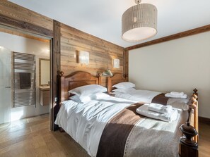 5 bedrooms, free WiFi