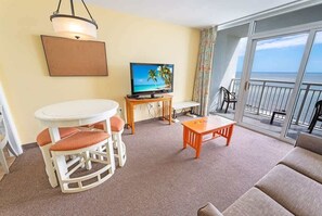 Smart TV, offices - Beachfront condo with pool & ocean views (Myrtle Beach)
