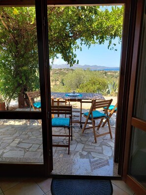 Dining - Sea view, Pleasant house in the heart of olive groves in the countryside (Murta Maria)