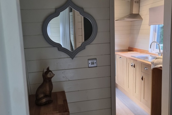 Chalet | Bathroom | Shower, free toiletries