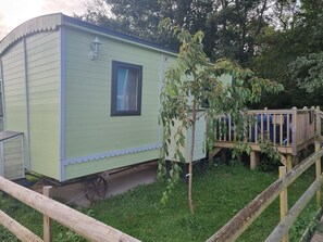 Exterior - Glamping Hut - Riverview 4 (Welshpool)