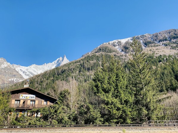 Front of property - L’Arveyron Open House (Chamonix-Mont-Blanc)