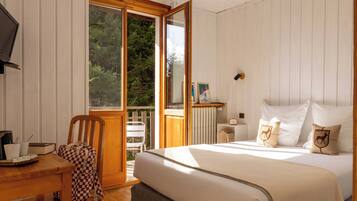 Classic Double Room | In-room safe, individually decorated, individually furnished, desk
