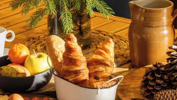 Café da manhã com buffet todos os dias mediante uma taxa