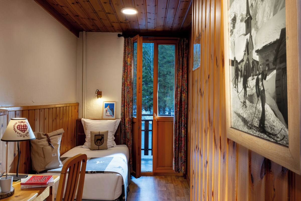 Chambre Single Vue Montagne | Két bảo mật tại phòng, bàn, khu vực làm việc phù hợp cho laptop 