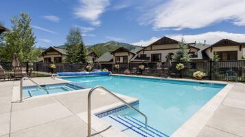 Condo, 2 quartos | Piscina | Piscina aquecida