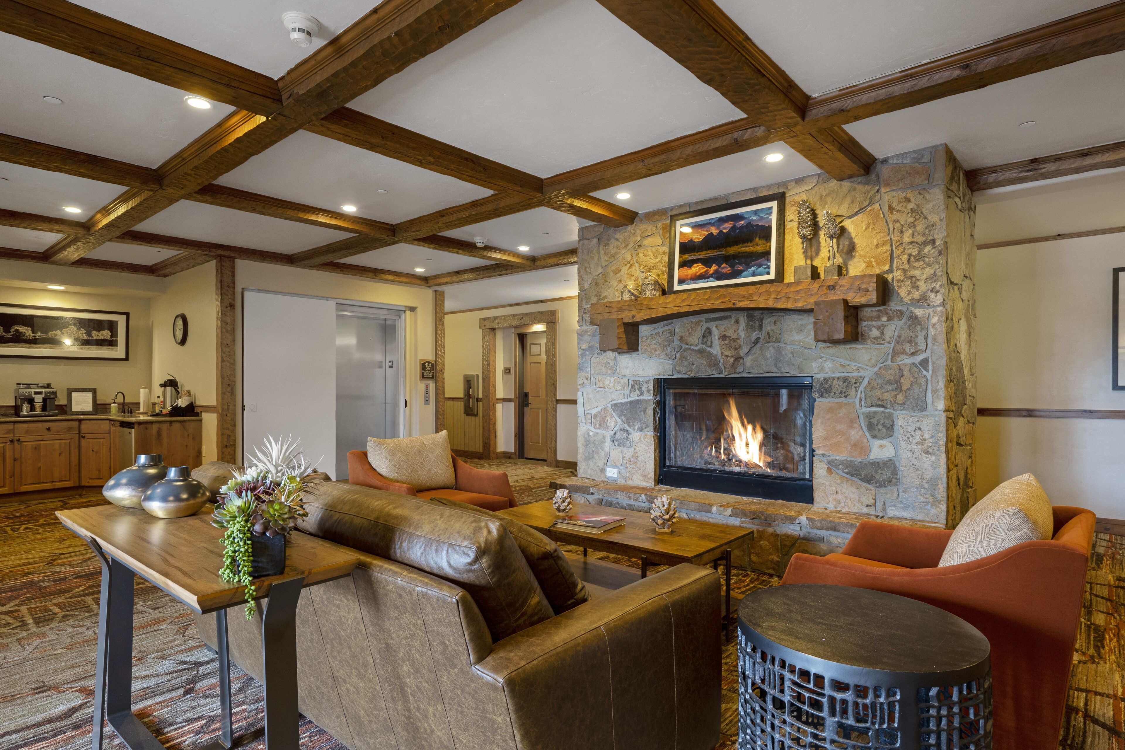 Condo, 2 quartos | Sala de estar | Smart TV