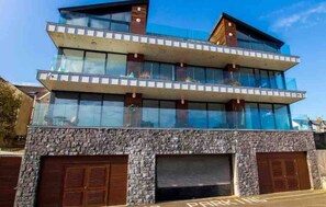 Apartamento, várias camas | Fachada