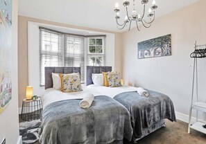 3 sovrum, strykjärn/strykbräda och sängkläder