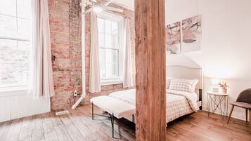 1 bedroom, desk, iron/ironing board, free WiFi