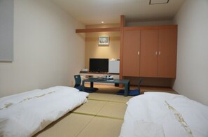 1 bedroom, desk, iron/ironing board, free WiFi - Japanesestyle room 10 tatami mats smoking allowe / Tsuchiura Ibaraki (Tsuchiura)