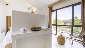 Royal Double Room | Premium bedding, free WiFi, bed sheets