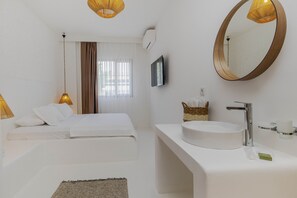 Superior Double Room | Premium bedding, free WiFi, bed sheets - 777 Alaçatı (+16 Adult Only) (Cesme)
