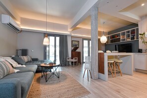 Smart TV - Discover Athens from an Upscale flat in Koukaki! (Αθήνα)
